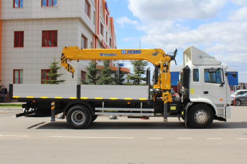 JAC N200 Бортовой с КМУ
