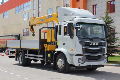 JAC N200 Бортовой с КМУ