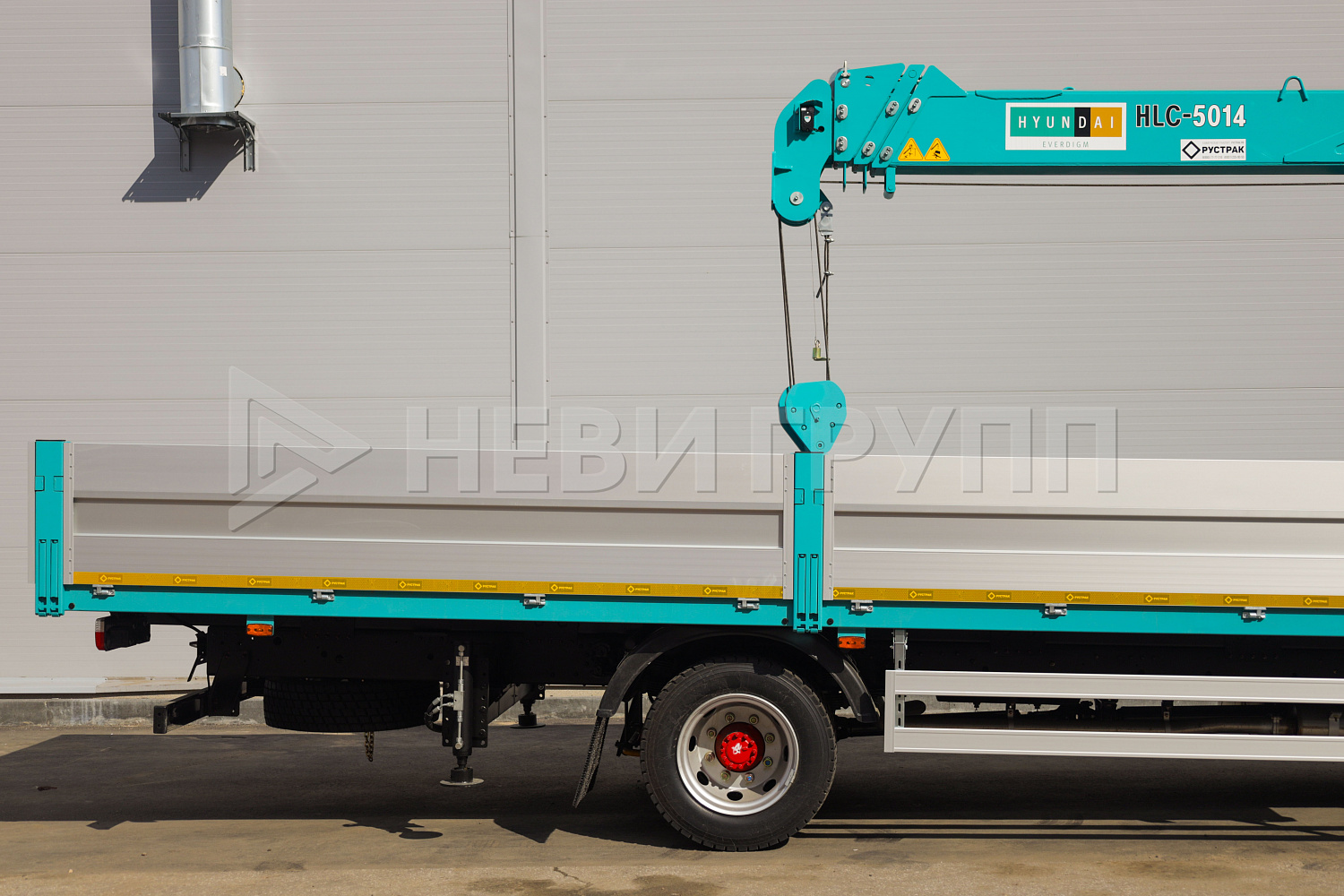 DONGFENG С120L Бортовой с КМУ